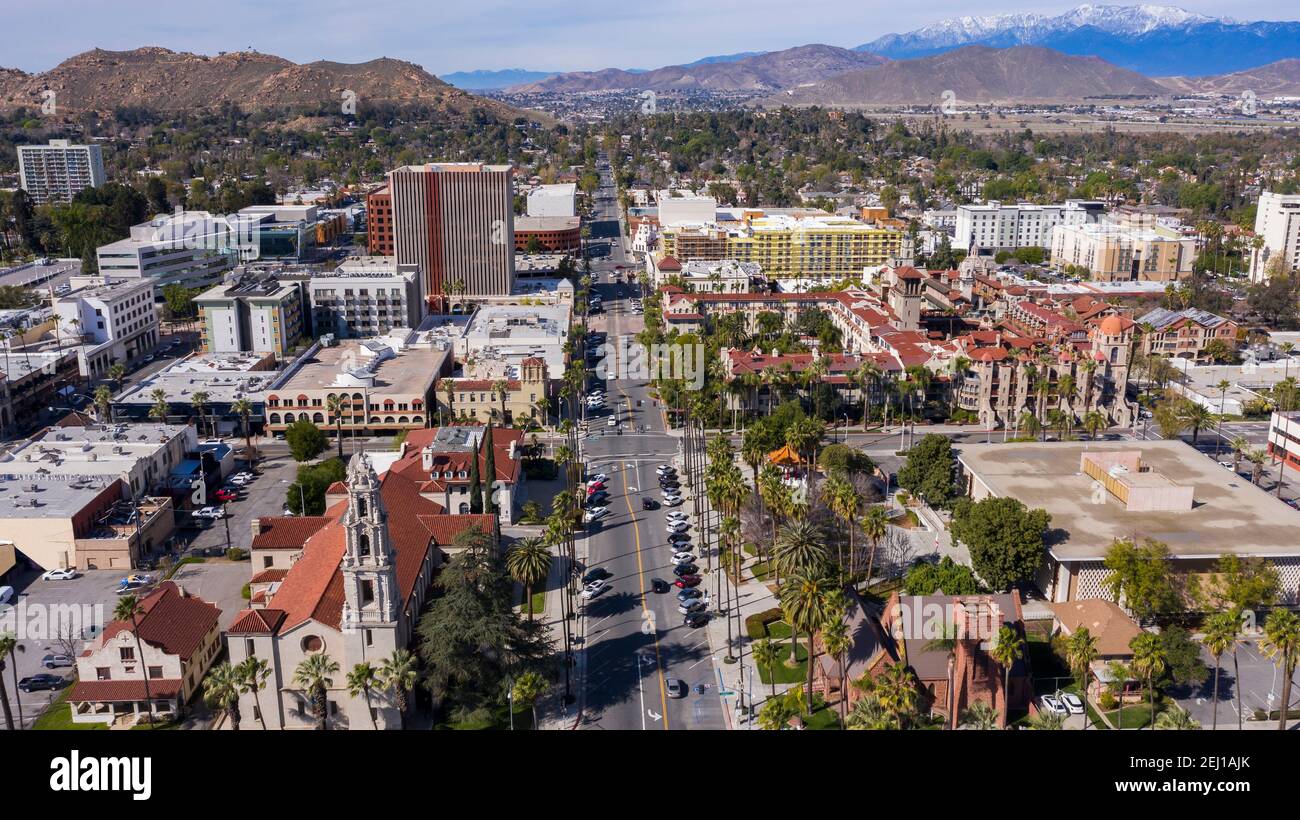 Vista aerea dello storico skyline del centro di Riverside, California, USA. Foto Stock