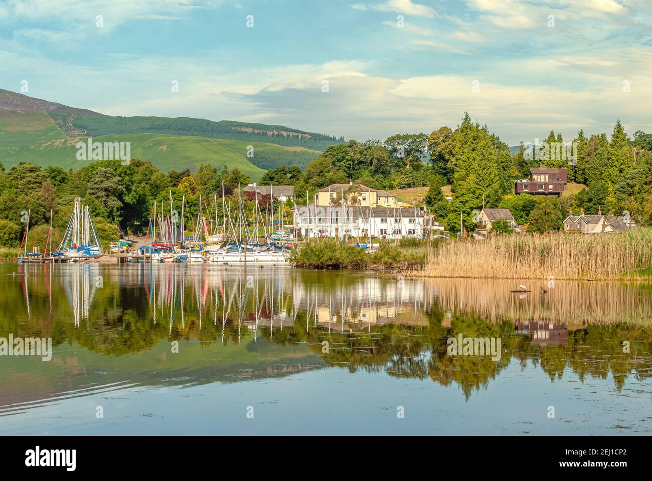 Marina a Derwent Water, uno dei principali laghi del Lake District National Park, Cumbria, Inghilterra Foto Stock