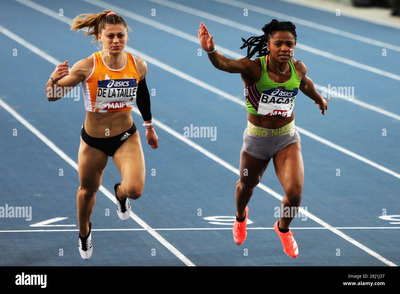 DE LA TAILLE Eloise di CA Balma e BACAR Nasrane di noi Talence poi finale 60 m Donne durante i Campionati francesi di atletica Indoor 2021 il 20 febbraio 2021 allo Stadio Miramas Metropole di Miramas, Francia - Foto Laurent Lairys / DPPI Foto Stock