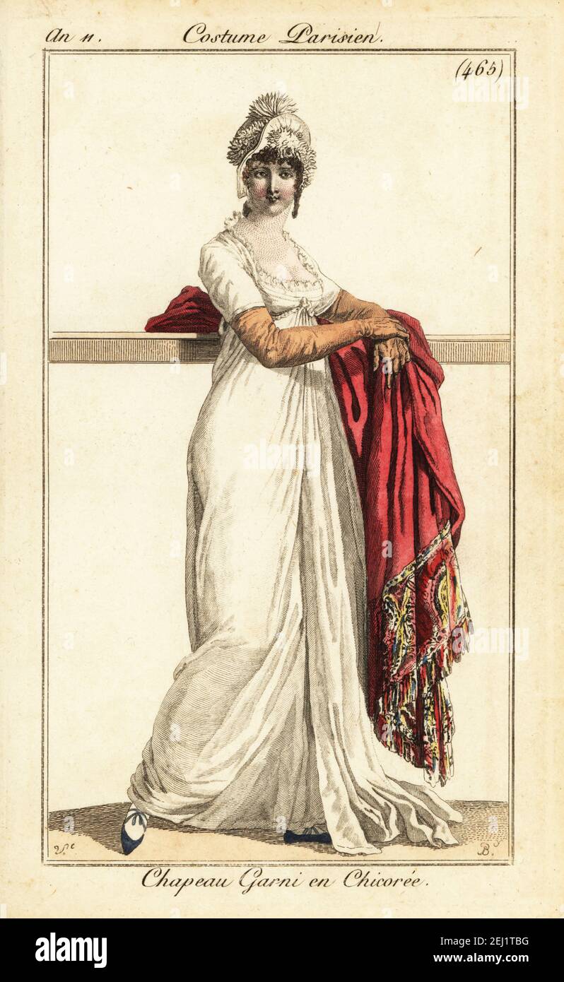 Donna in abito formale, guanti lunghi, scialle ricamate e cappello decorato con cicoria. Chapeau Garni en Chiclorée. Incisione a mano su copperplate di Pierre Charles Baquoy dopo Carle Vernet da Pierre de la Mesangere's Journal des Dames et des Modes, Magazine of Women and Fashion, Parigi, AN 11, 1803. Foto Stock