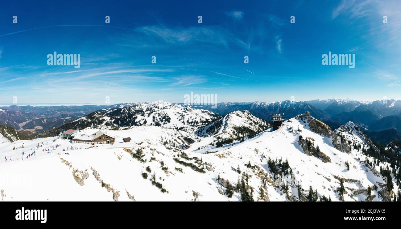 Picco di montagna Hochkar in bassa Austria durante l'inverno. Area alpina nelle Alpi austriache. Foto Stock