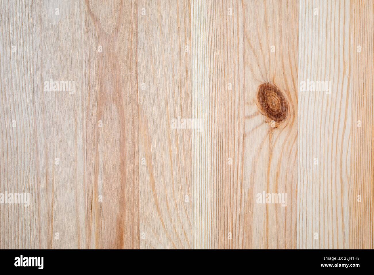 Sfondo in legno ad alta risoluzione di tavole di legno asciutte. Closeup secco di pineta naturale. Superficie in legno levigato non trattata. Foto Stock
