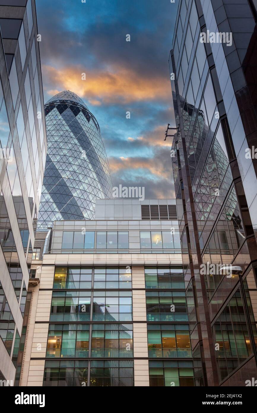The Gherkin da Leadenhall Street, Londra, Inghilterra Foto Stock