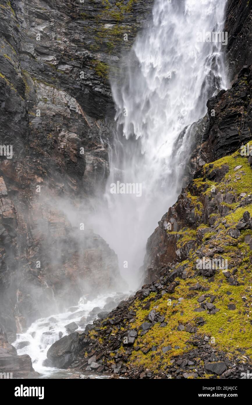 Cascata di Svoufallet, gola di Amotan, Gjora, Norvegia Foto Stock
