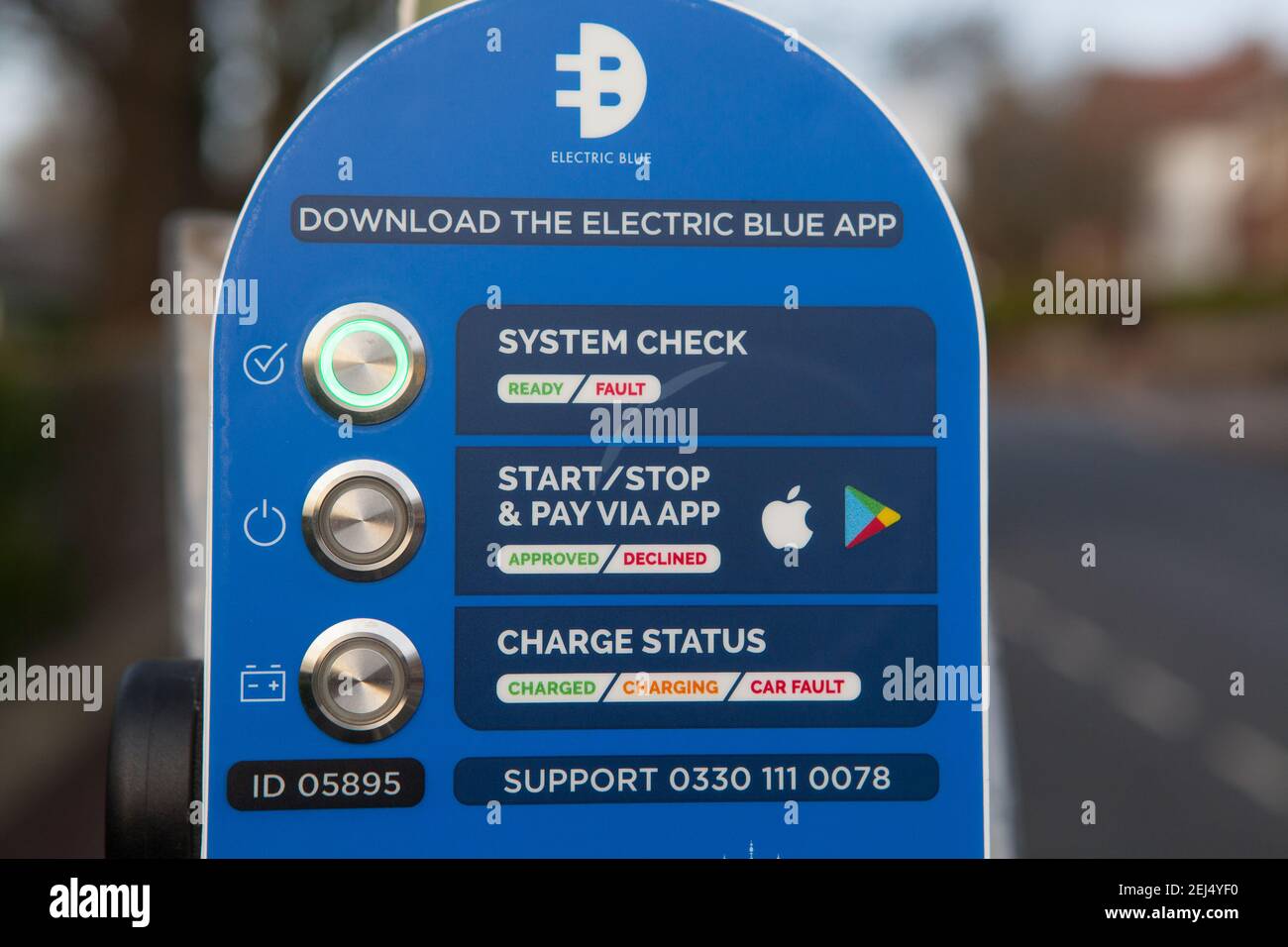 Punto di ricarica per veicoli elettrici a Brighton, East Sussex Foto Stock