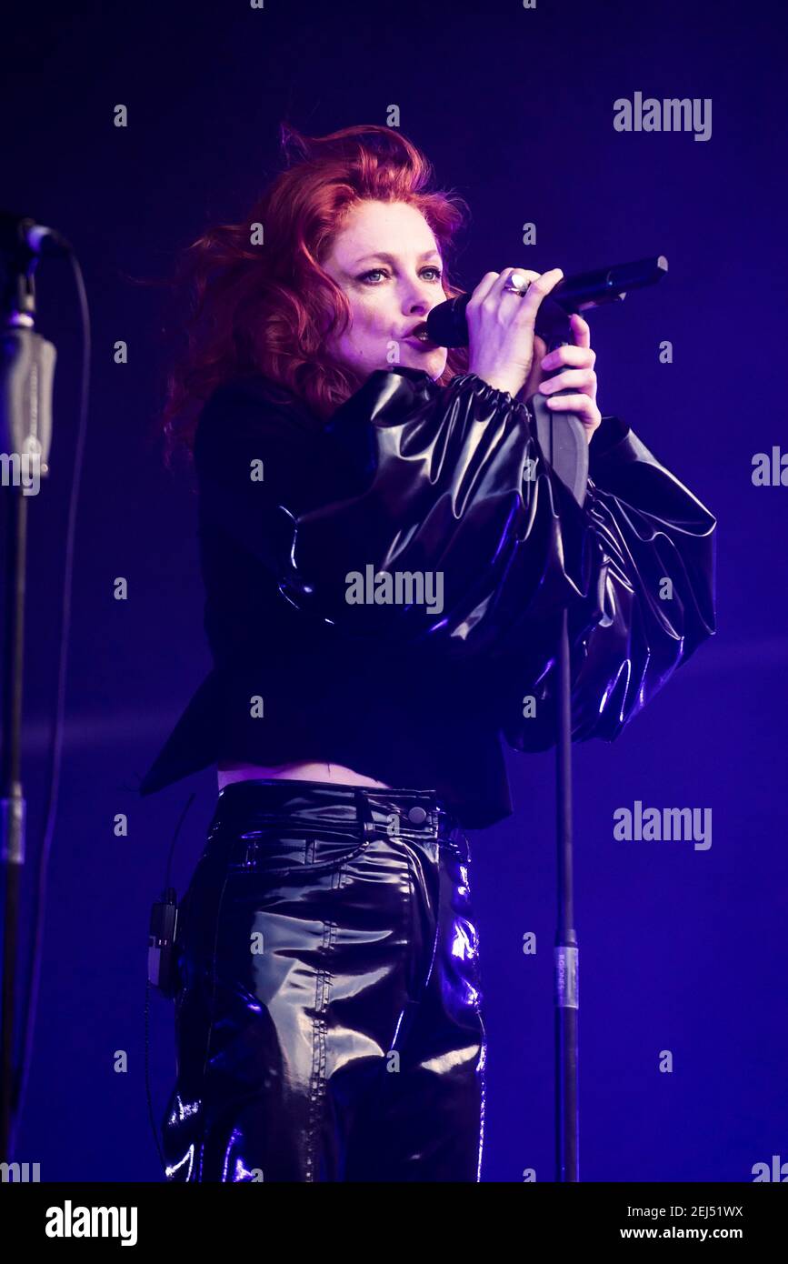 Alison Goldfrapp suona dal vivo sul palco come parte della Summer Series alla Somerset House, Londra. Data foto: Domenica 9 luglio 2017. Il credito immagine dovrebbe essere: © DavidJensen Foto Stock