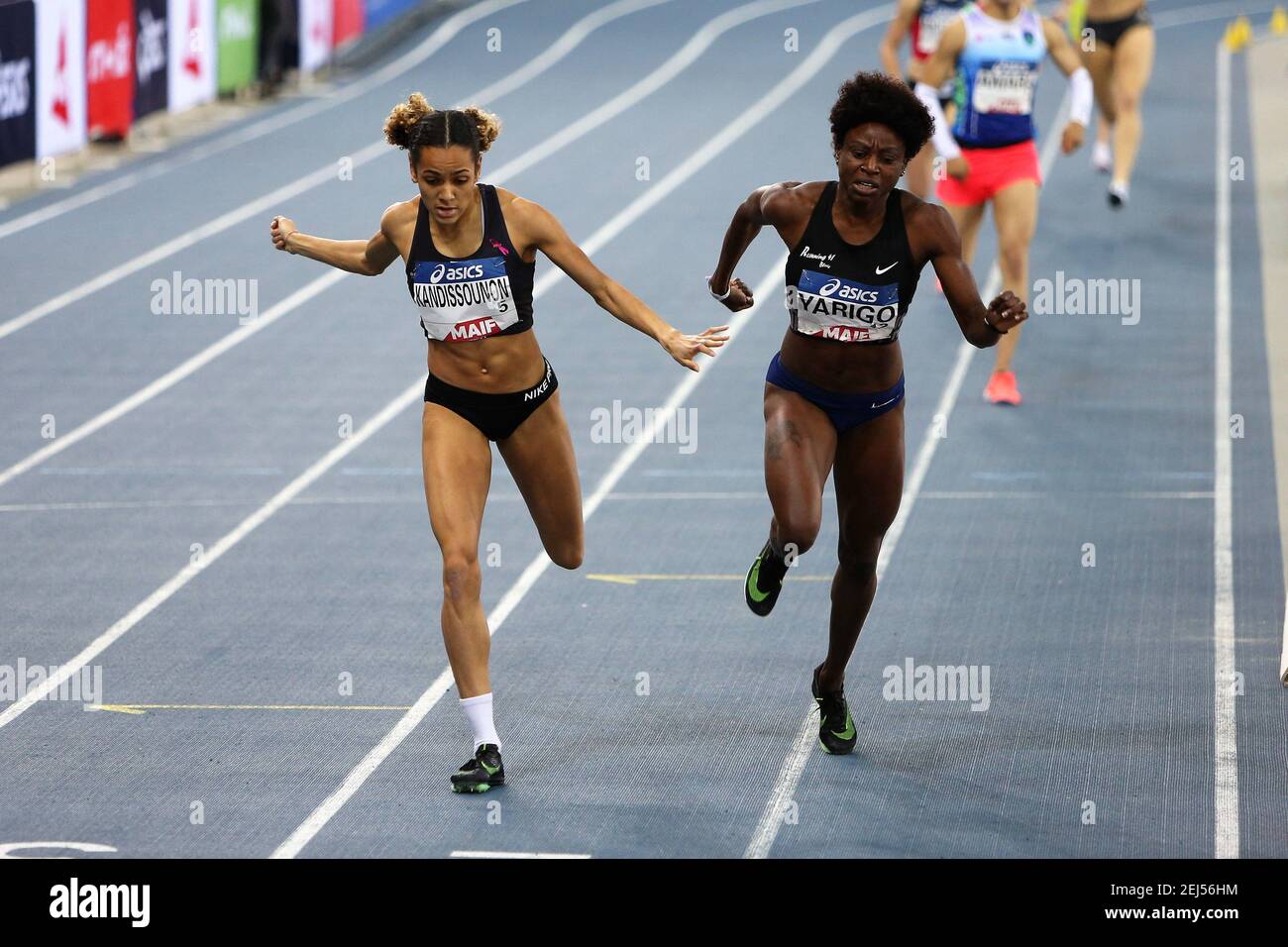 KANDISSOUNON Lena di Haute Bretagne Athletisme e YARIGO Noelie di correre 41 poi finale 800 m Donne durante i Campionati francesi Indoor Athletics 2021 il 20 febbraio 2021 allo Stadio Miramas Metropole di Miramas, Francia - Foto Laurent Lairys / ABACAPRESS.COM Foto Stock