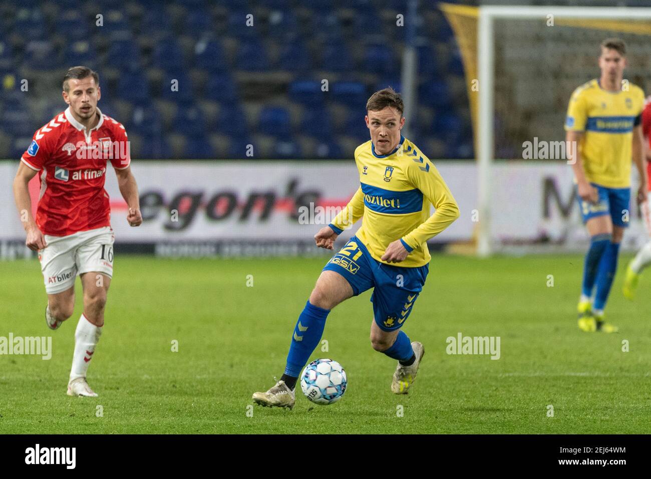 Broendby, Danimarca. 21 Feb 2021. Lasse Vigen (21) di Broendby SE visto nel 3F Superliga match tra Broendby IF e Vejle Boldklub a Broendby Stadion, Broendby, Danimarca. (Photo Credit: Gonzales Photo/Alamy Live News Foto Stock