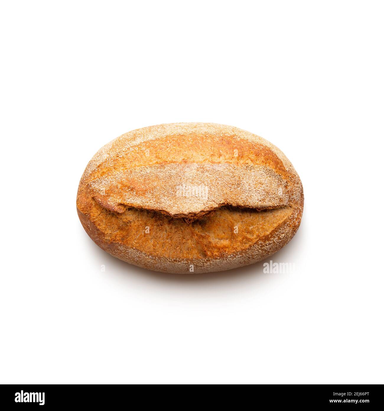 Pane tondeggiante al forno con crusche isolate su sfondo bianco. Vista dall'alto Foto Stock