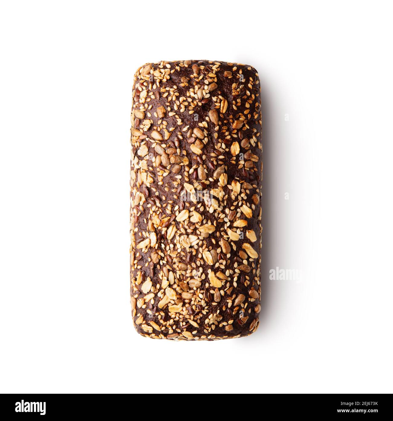 Pane cotto di segale isolato su sfondo bianco. Vista dall'alto Foto Stock