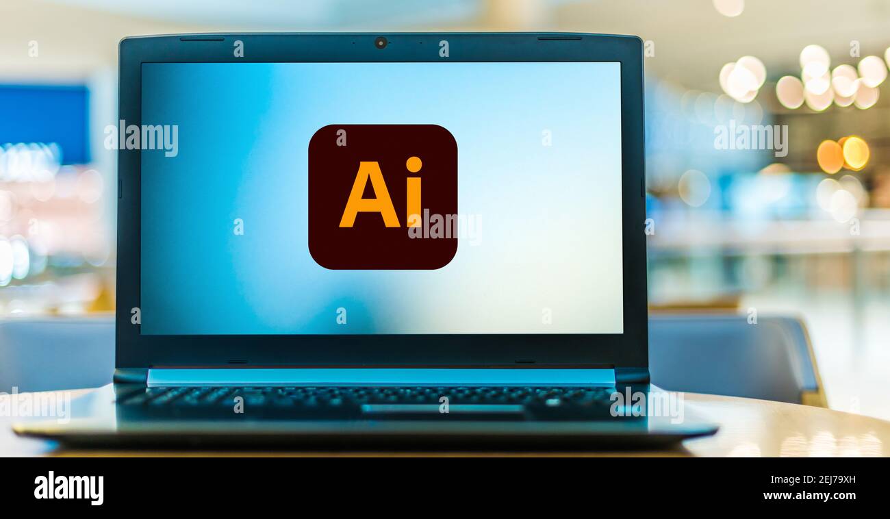 POZNAN, POL - 8 AGOSTO 2020: Computer portatile che visualizza il logo di Adobe Illustrator, un editor di grafica vettoriale sviluppato e commercializzato da Adobe Inc Foto Stock