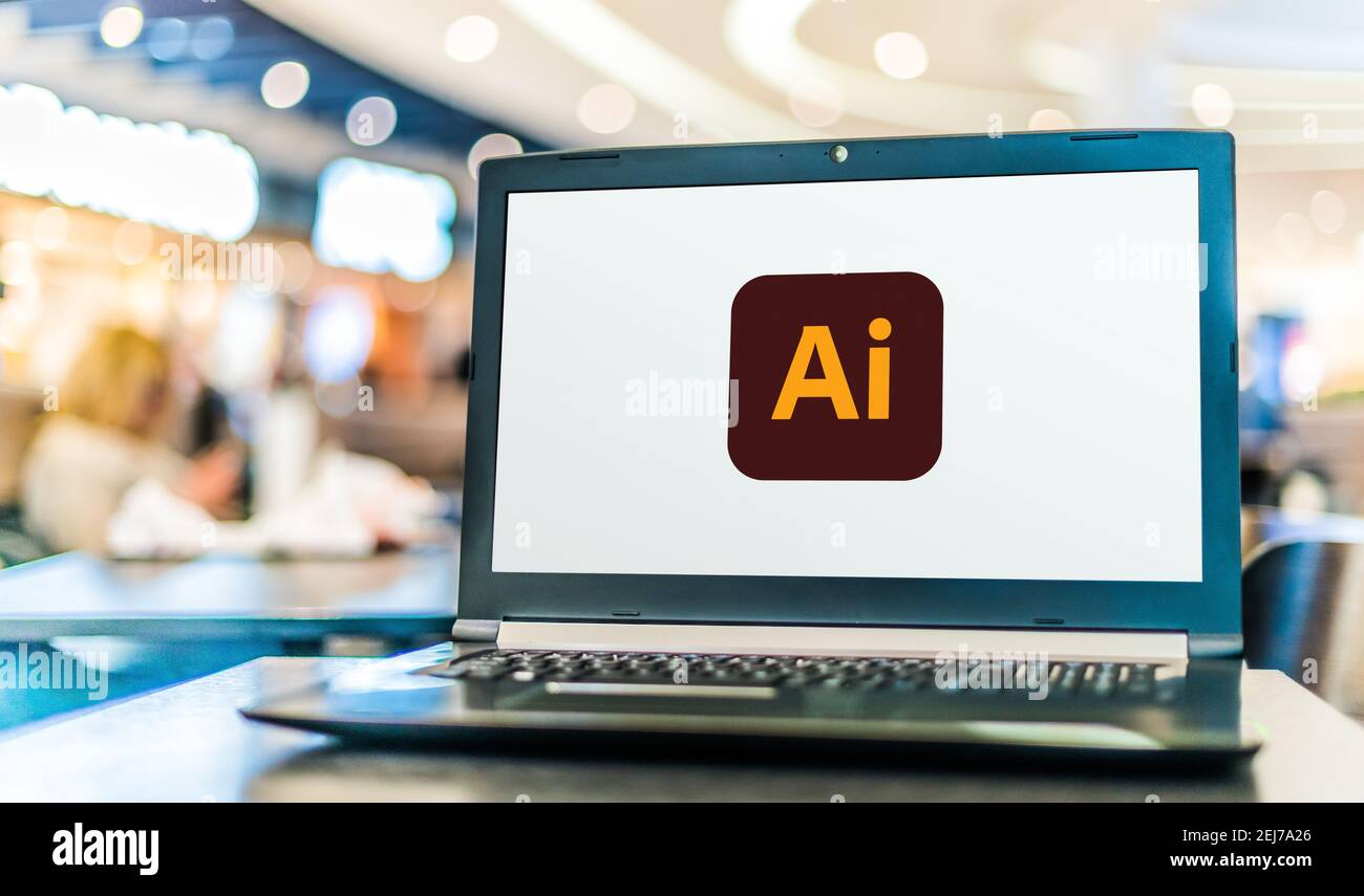POZNAN, POL - 8 AGOSTO 2020: Computer portatile che visualizza il logo di Adobe Illustrator, un editor di grafica vettoriale sviluppato e commercializzato da Adobe Inc Foto Stock