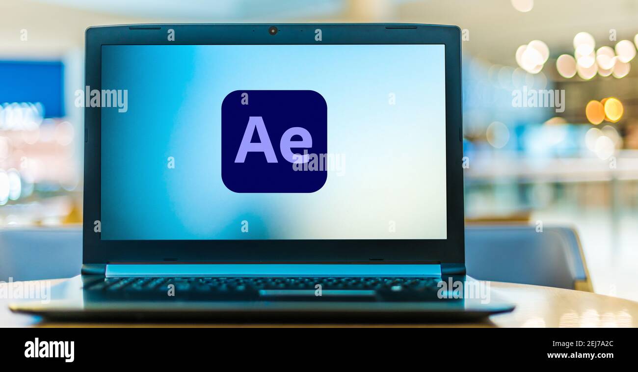 POZNAN, POL - 8 AGOSTO 2020: Computer portatile con logo Adobe After Effects, effetti visivi digitali, grafica in movimento e applicazione di composizione Foto Stock
