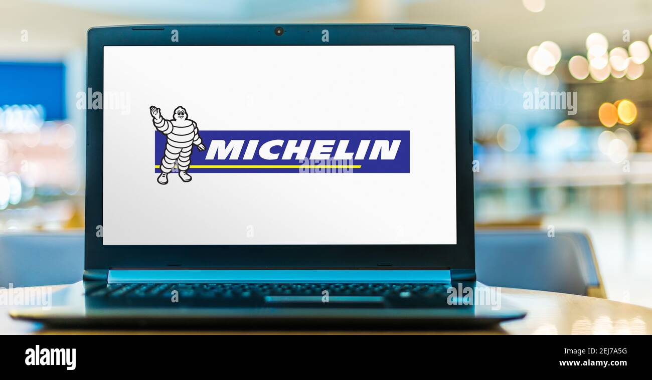 POZNAN, POL - 8 AGOSTO 2020: Computer portatile con logo Michelin, una multinazionale francese produttrice di pneumatici con sede a Clermont-Ferrand. Foto Stock