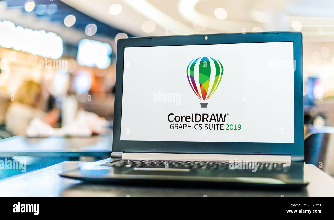 POZNAN, POL - 23 SETTEMBRE 2020: Computer portatile con logo di CorelDraw Graphics Suite, un editor di grafica vettoriale sviluppato e commercializzato da Corel Corp Foto Stock