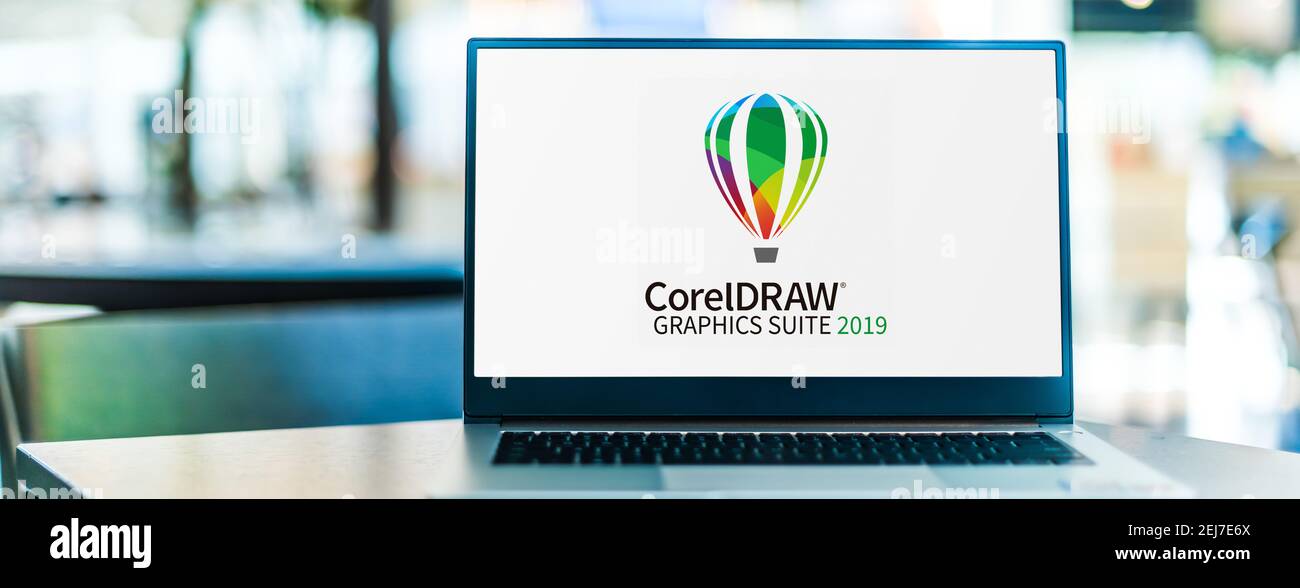 POZNAN, POL - 23 SETTEMBRE 2020: Computer portatile con logo di CorelDraw Graphics Suite, un editor di grafica vettoriale sviluppato e commercializzato da Corel Corp Foto Stock