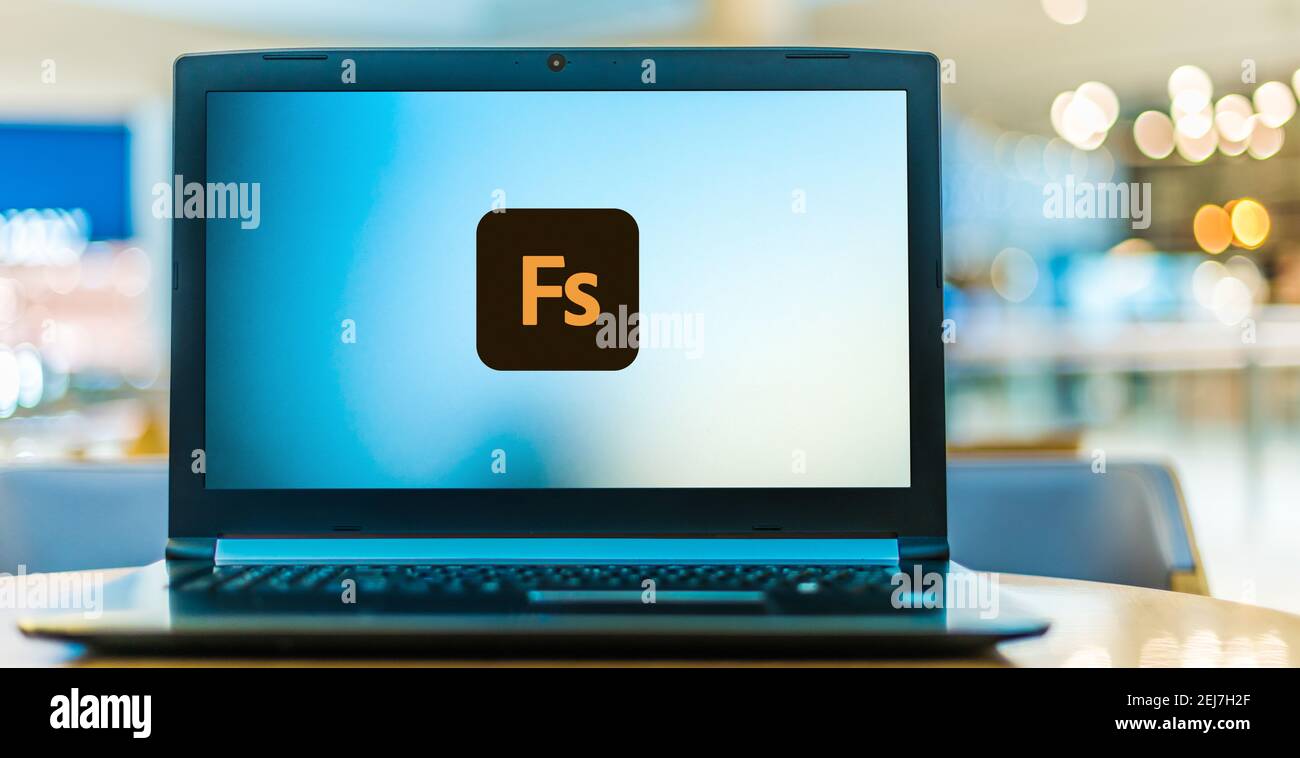 POZNAN, POL - NOV 12, 2020: Computer portatile con il logo di Adobe Fuse, un software di grafica per computer 3D sviluppato da Mixamo che permette agli utenti di c Foto Stock