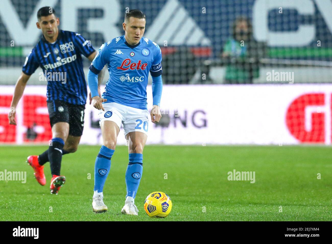 BERGAMO, ITALIA - FEBBRAIO 21: Piotr Zielinksi di Napoli durante la Serie A TIM match tra Atalanta a.C. e S.C. Napoli al Gewiss Stadium di Febr Foto Stock