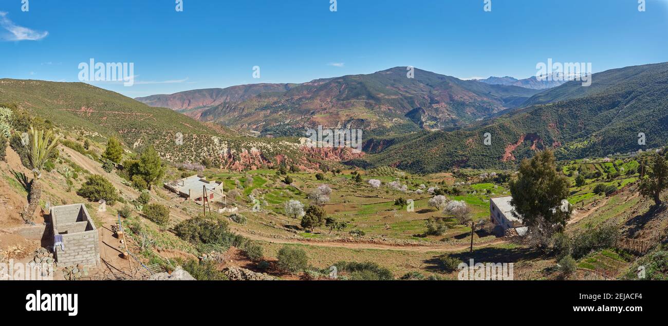 Kasbah villaggio vicino Tinerhir alla strada per le Gorges du Dades, Marocco Foto Stock