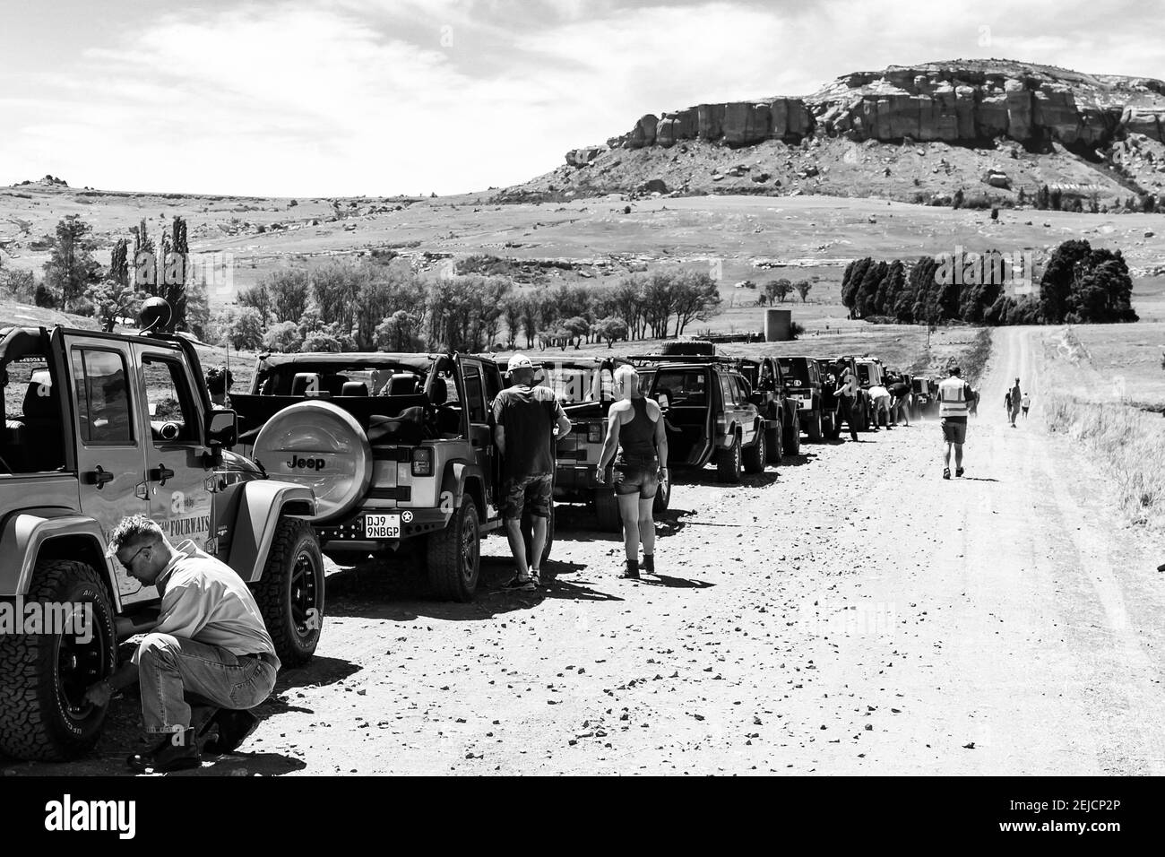 HARRISMITH, SUD AFRICA - 20 febbraio 2021: Harrismith, Sud Africa - 02 2015 ottobre: Addestramento del driver del percorso di montagna 4x4 al Camp Jeep nel Drakensberg Foto Stock