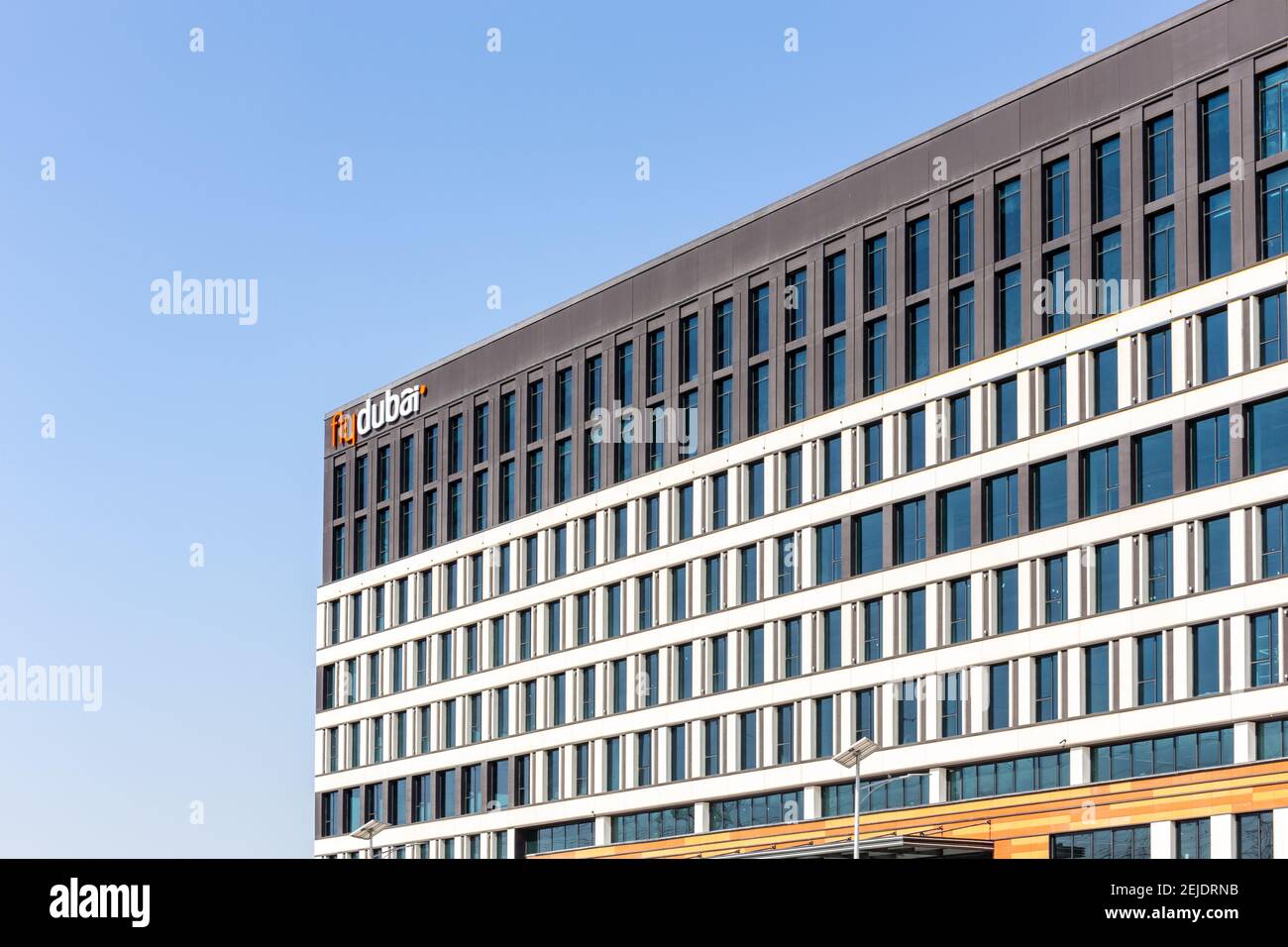 Dubai, Emirati Arabi Uniti, 22.02.2021. È stato completato il nuovo edificio della sede centrale flydubai. Foto Stock
