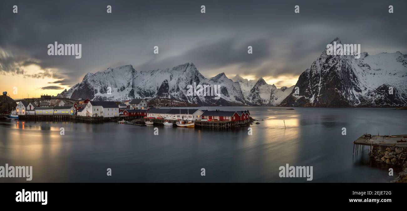 Hamnoy villaggio su Lofoten, Nordland, Norvegia Foto Stock