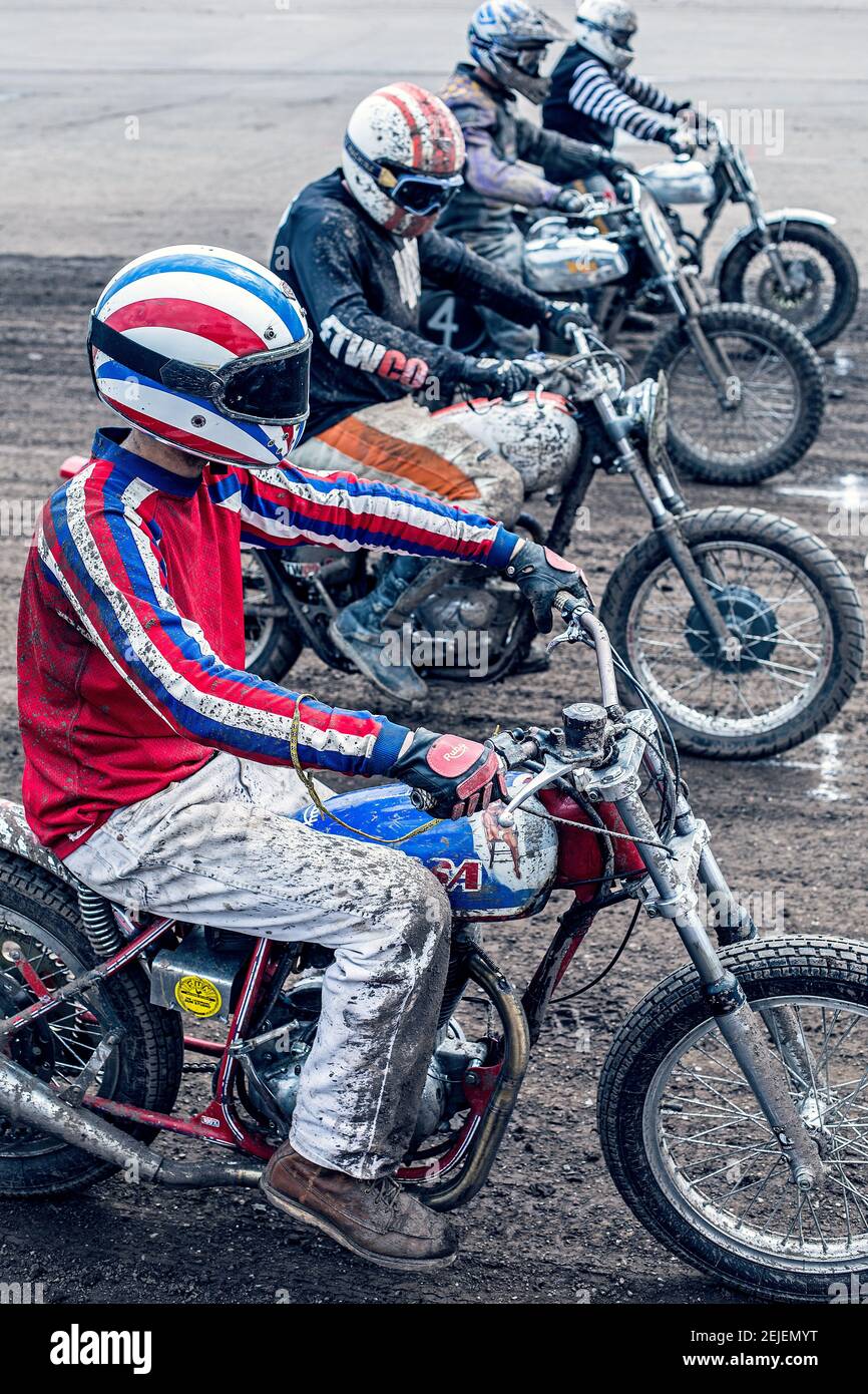 Piloti in linea di partenza durante la gara di Dirt Quake, Kings Lynn, Norfolk, UK Foto Stock