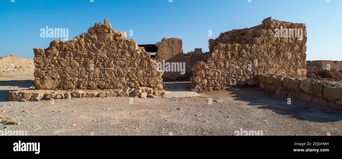 Vista delle rovine di un forte, Masada, Israele Foto Stock