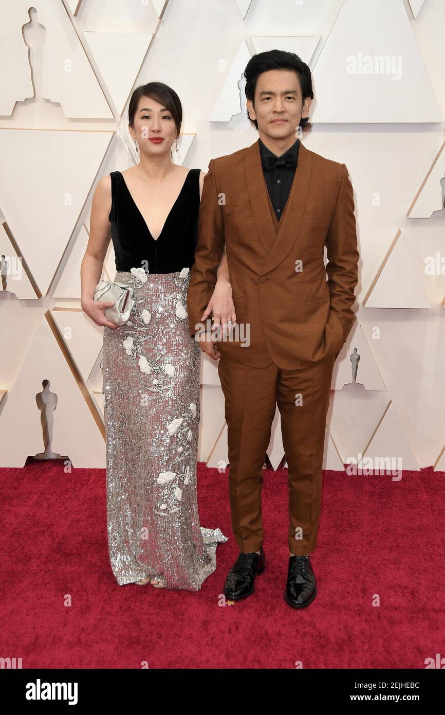 John Cho E La Sua Moglie Attrice Kerri Higuchi Camminano Sul Tappeto Rosso Al 92nd Annuale Academy Awards Tenutosi Presso Il Dolby Theatre Di Hollywood California Il 9 Febbraio Foto Di