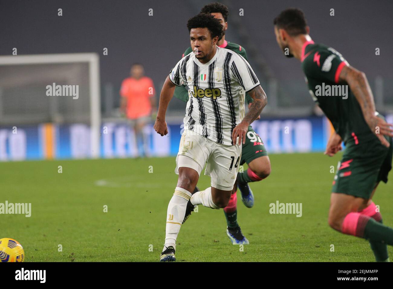 Weston McKennie (Juventus FC) durante la Juventus FC contro FC Crotone, una partita di calcio italiana a Torino. , . Febbraio 22 2021 (Foto di IPA/Sipa USA) Credit: Sipa USA/Alamy Live News Foto Stock