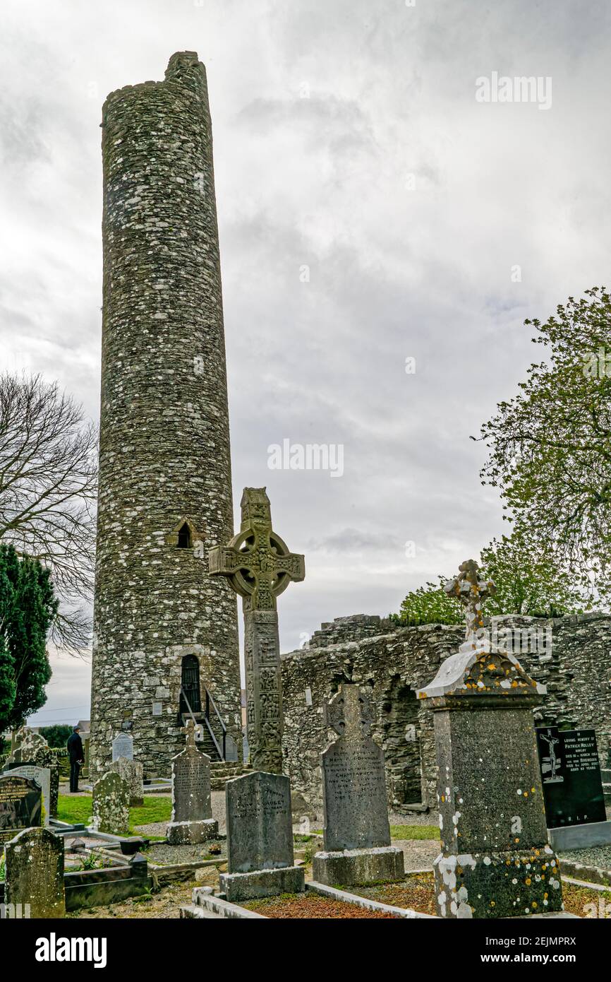 Tymullen, Irlanda. 4 maggio 2016. Monasterboice è vicino a Drogheda, ed è stato fondato nel 5 ° secolo da San Bhuithi. Foto Stock