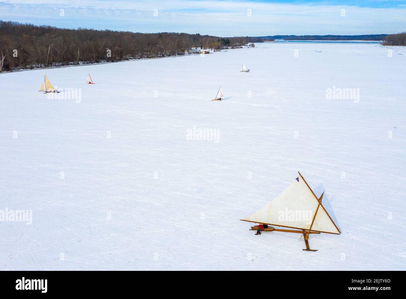 Iceboat sul fiume Hudson vicino a Hudson, NY, Stati Uniti Foto Stock
