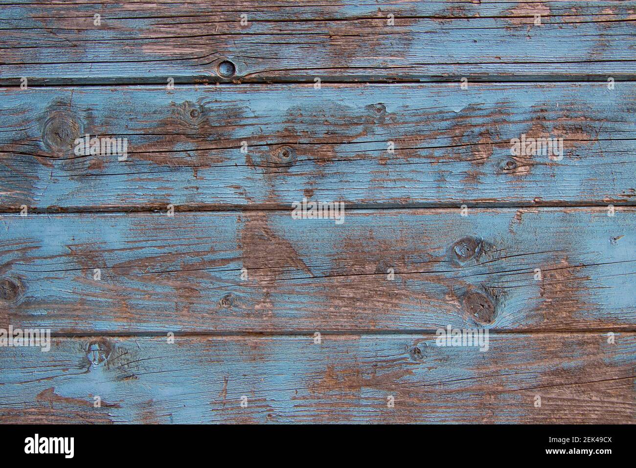Vecchia tessitura di tavola di legno intemperie con vernice blu chiaro per sfondo con spazio di copia Foto Stock