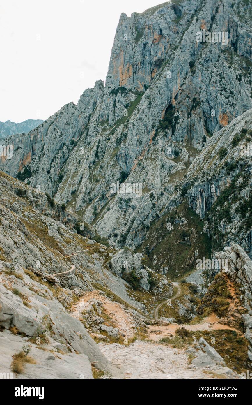 Cares Trail sulla montagna rocciosa del Parco Nazionale Picos De Europe, Asturias, Spagna Foto Stock