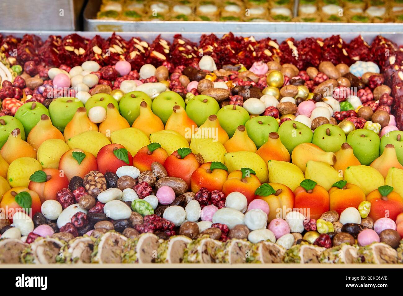 Dessert orientali nella vetrina di Istanbul, Turchia. Foto Stock