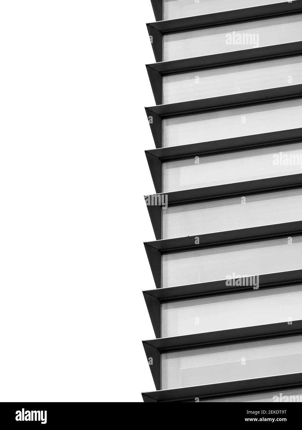 Dettagli in bianco e nero con un moderno edificio di uffici. Fotografia astratta Foto Stock