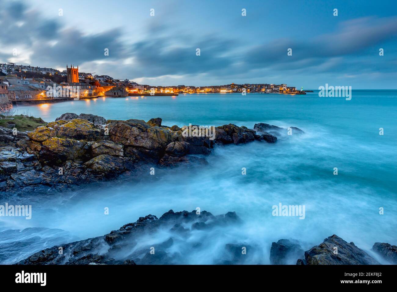 St Ives; sera; guardando al porto; Cornovaglia; Regno Unito Foto Stock