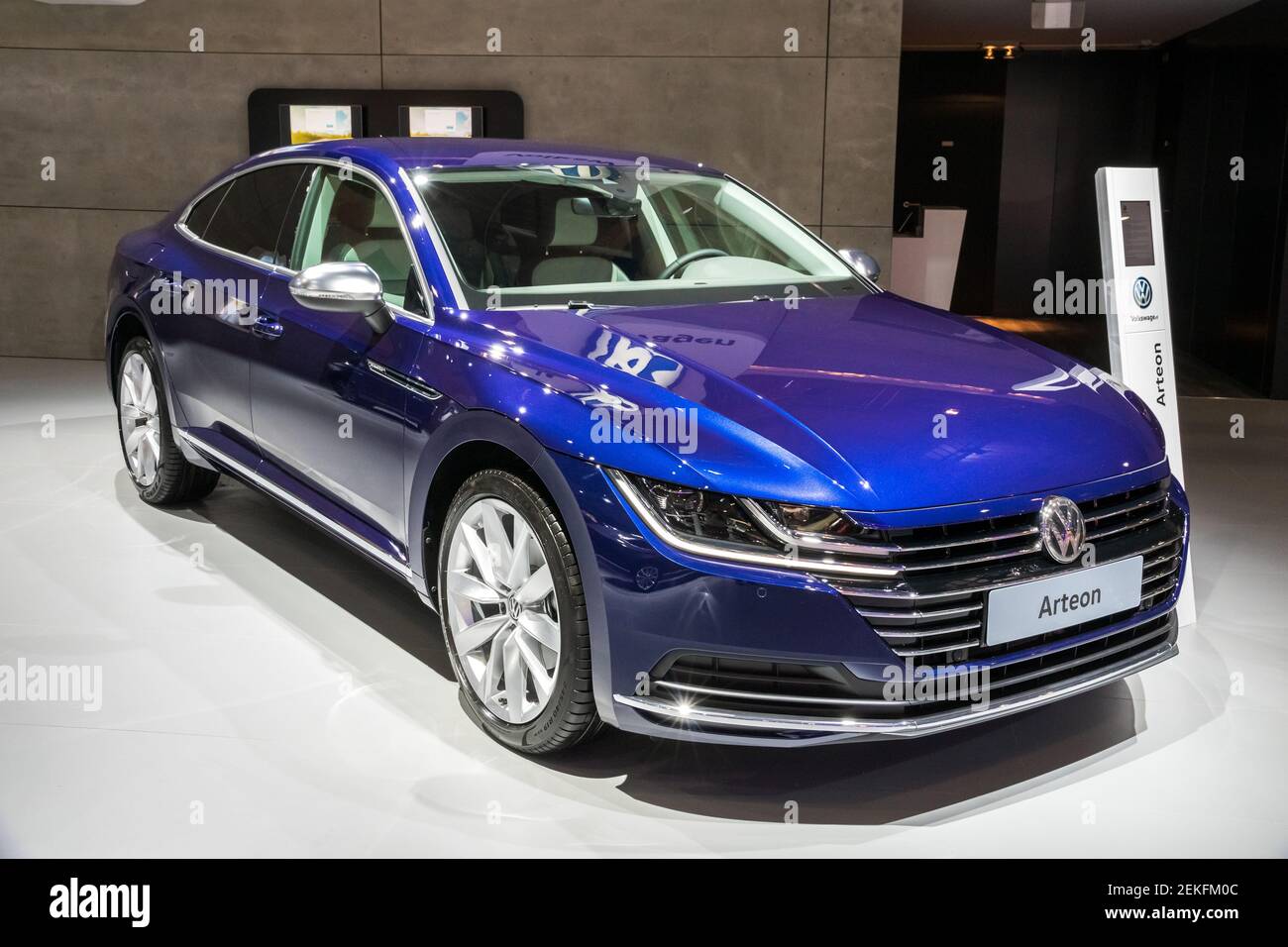 L'auto Volkswagen Arteon presentata al Salone Autosalon di Bruxelles. Belgio - 18 gennaio 2019. Foto Stock