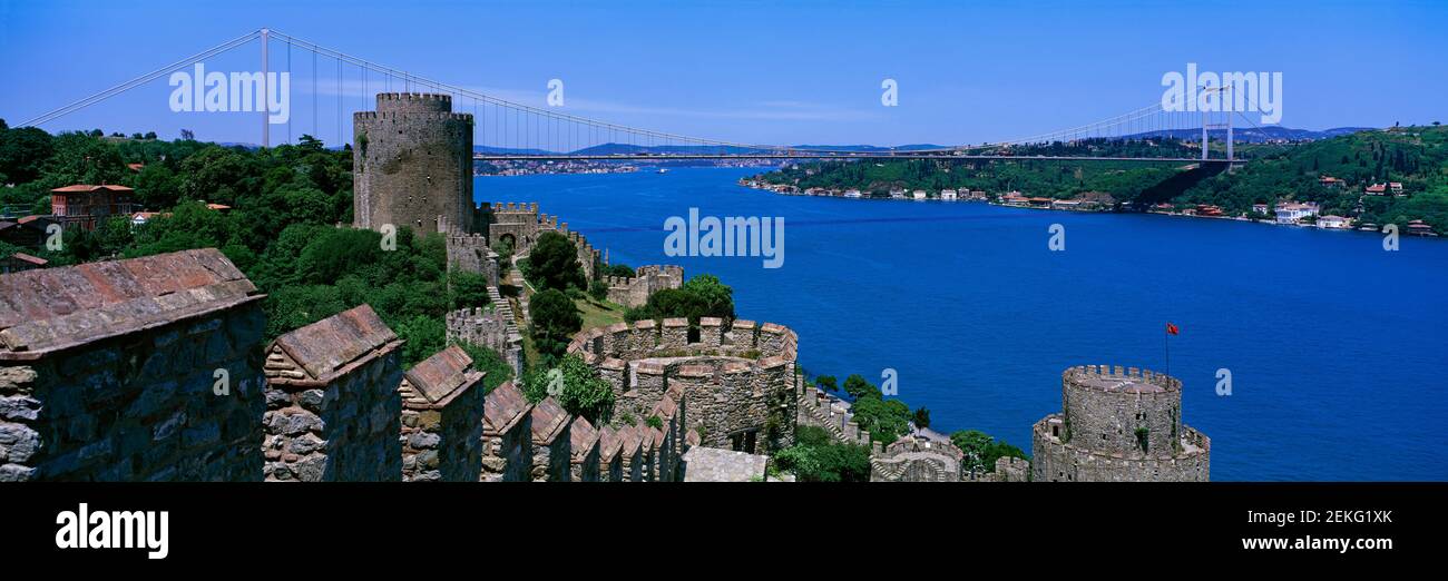 Vista del Bosforo dal Forte Rumelihisari, Istanbul, Turchia Foto Stock