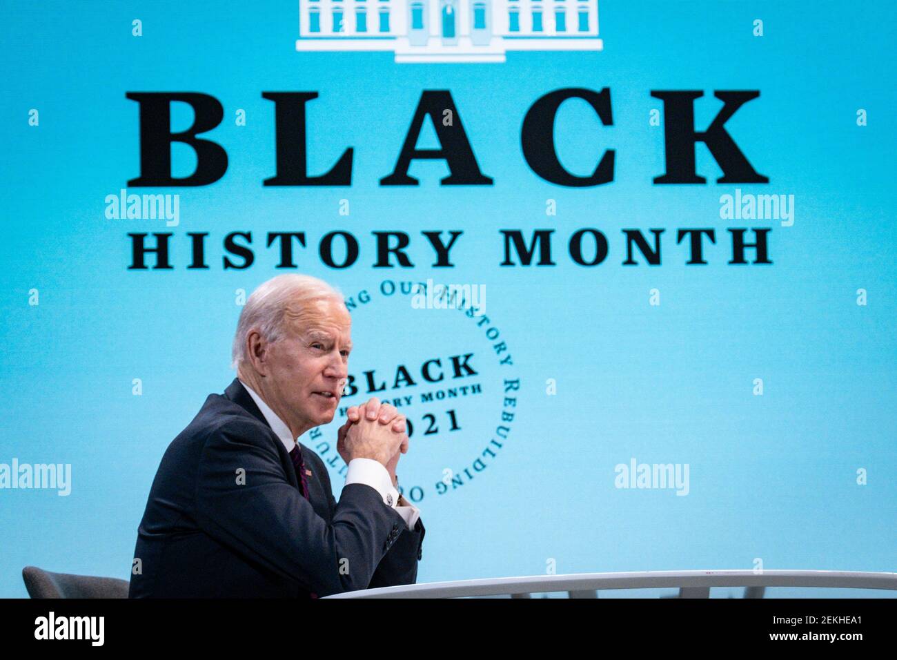 Washington, Stati Uniti. 23 Feb 2021. Il presidente Joe Biden partecipa a una tavola rotonda virtuale con i lavoratori Black Essential, nell'Auditorium South Court del nuovo edificio esecutivo adiacente alla Casa Bianca di Washington, DC, martedì 23 febbraio 2021. (Foto di Pete Marovich per Pool/Sipa USA) Credit: Sipa USA/Alamy Live News Foto Stock