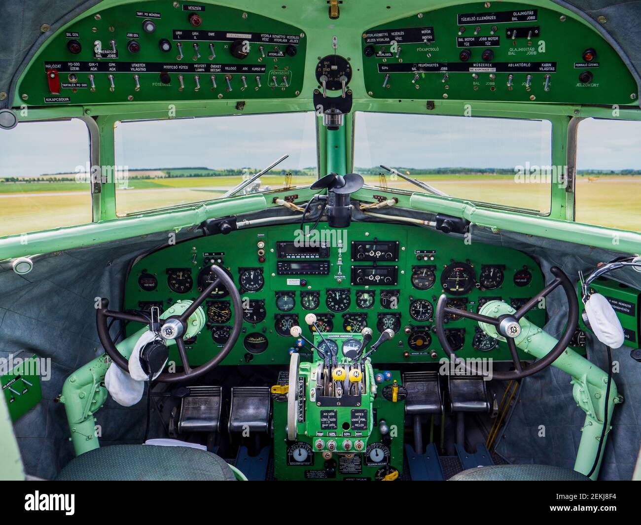 Vista pozzetto Lisunov li-2. Il Lisanov li-2 è una versione sovietica del Douglas DC-3, costruita tra il 1939 e il 1952. HA-LIX è stato costruito nel 1949. Foto Stock