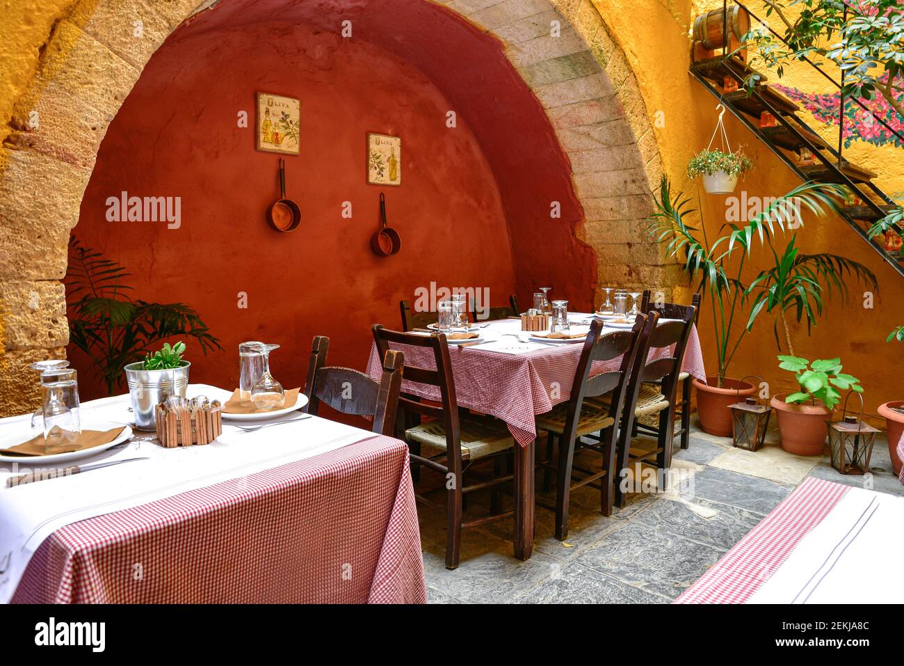 La Canea, Grecia - 14 Giugno 2018 : la Canea Old Town vista strada. La Canea è una popolare attrazione turistica in Grecia. Foto Stock