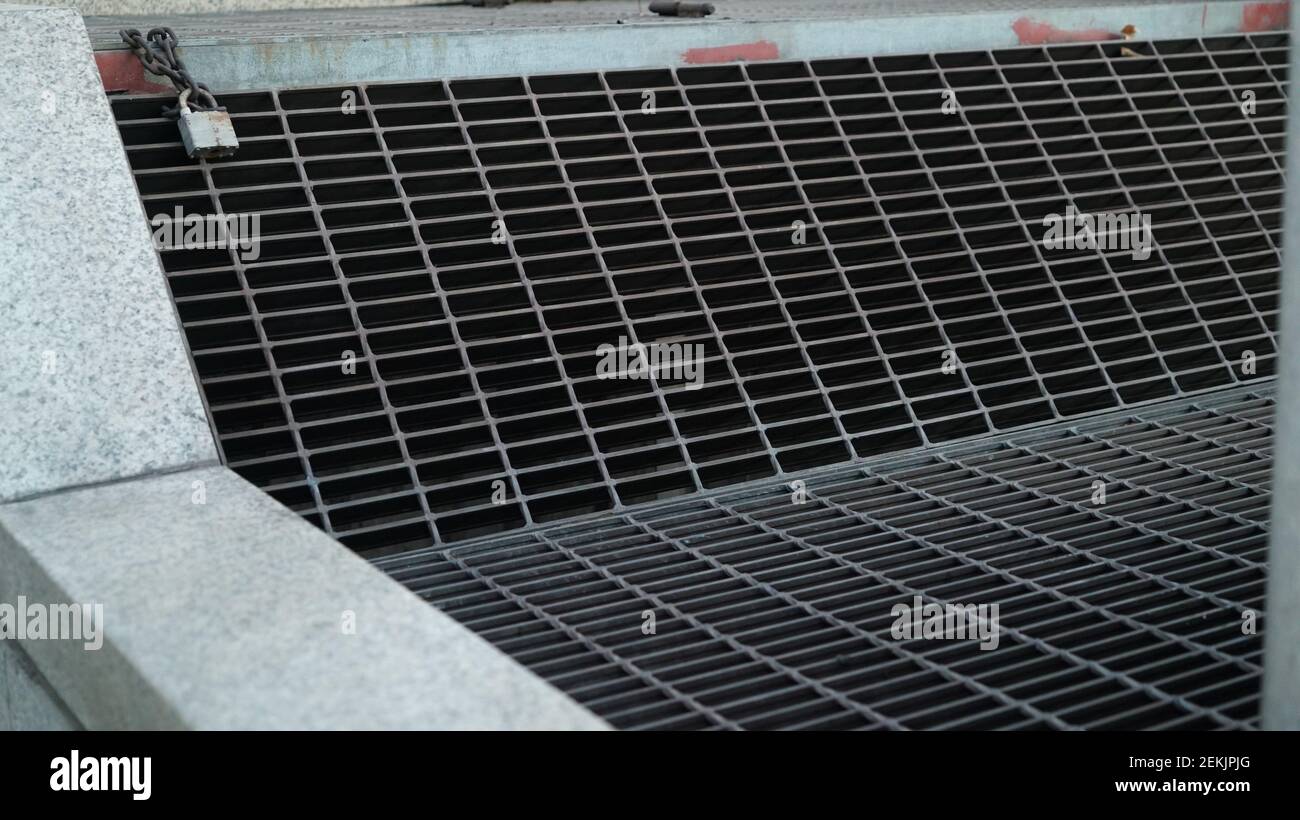 Struttura del ventilatore della metropolitana sulla strada Foto Stock