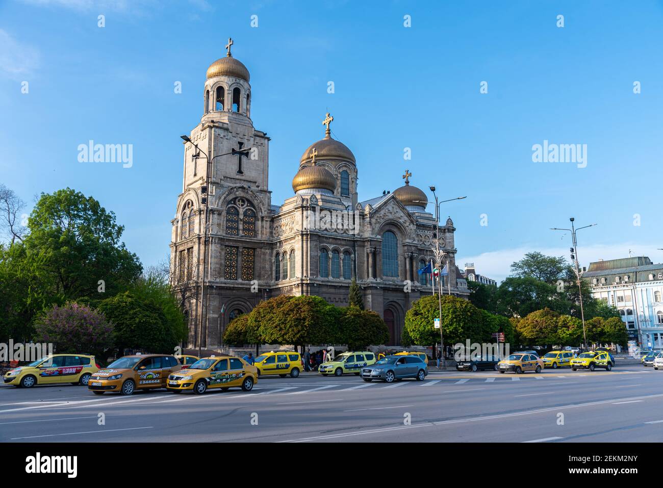 Varna, Bulgaria, 10 maggio 2020: Dormizione della Cattedrale di Theotokos a Varna, Bulgaria Foto Stock