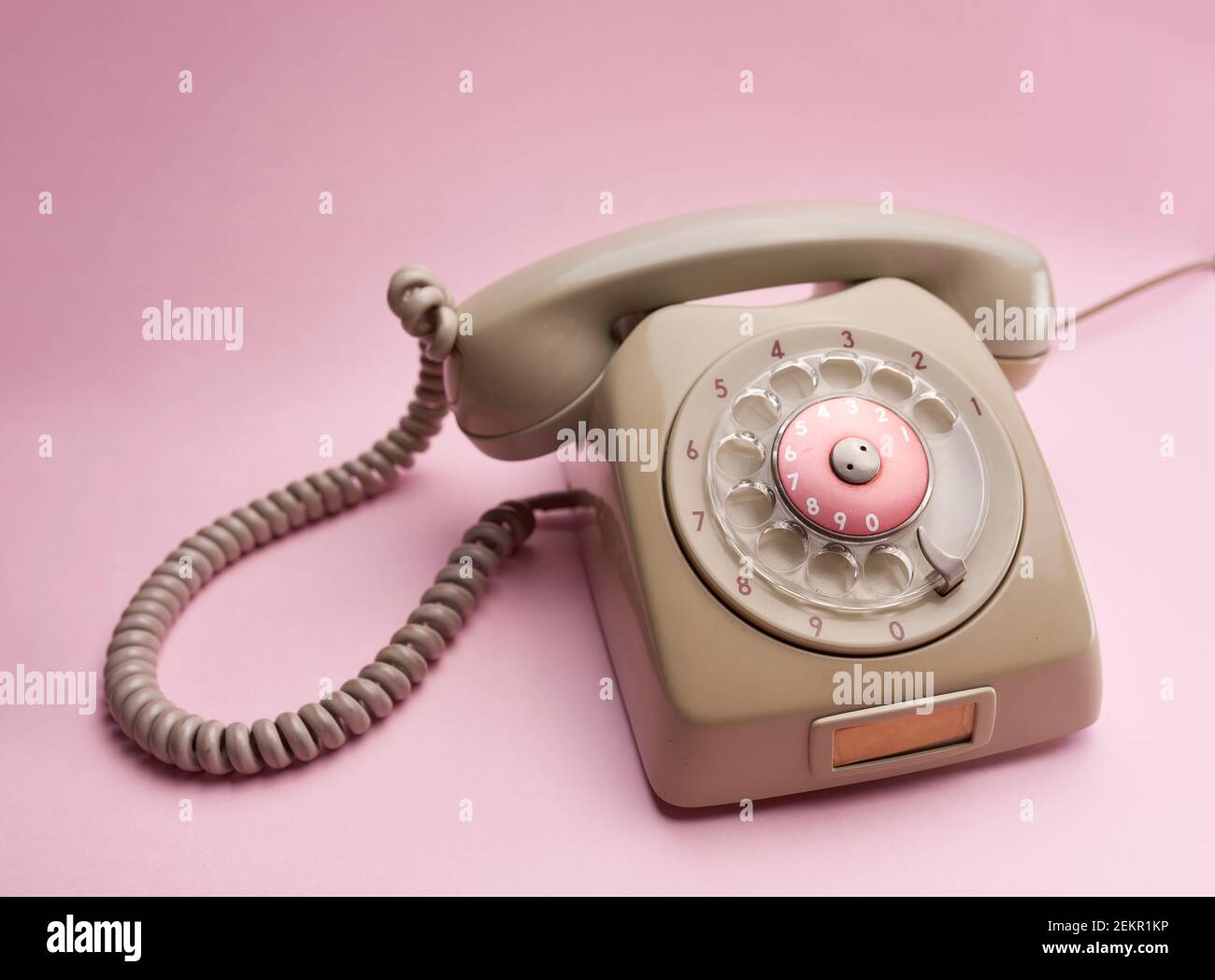 Telefono degli anni '90 immagini e fotografie stock ad alta risoluzione -  Alamy