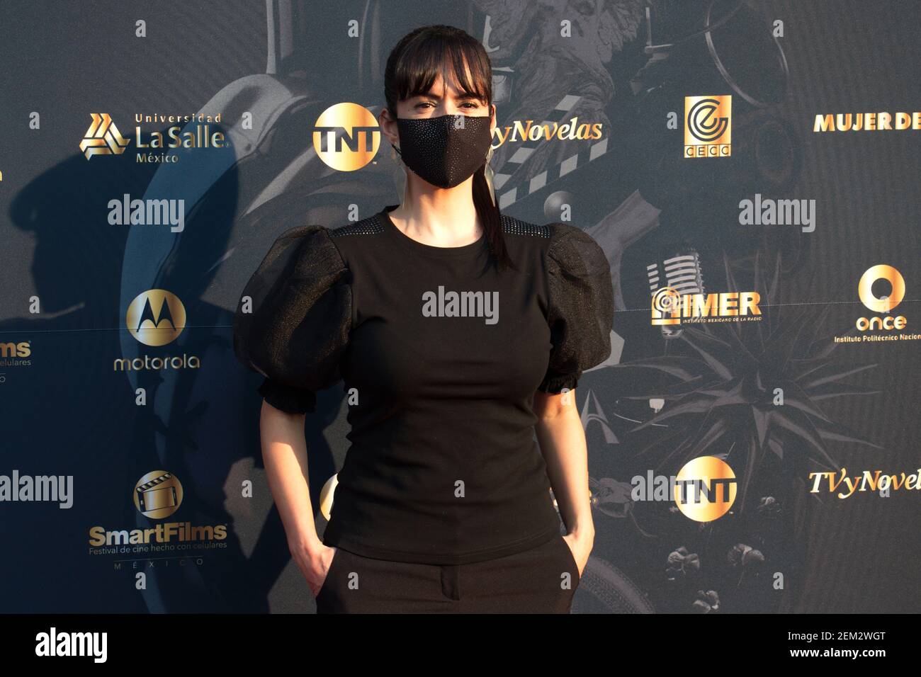 CITTÀ DEL MESSICO, MESSICO – NOVEMBRE 29: Nini Pabon pone per le foto  durante il red carpet degli Smart Films Awards 2020 al Foro Aire Libre il  29 2020 novembre a Città