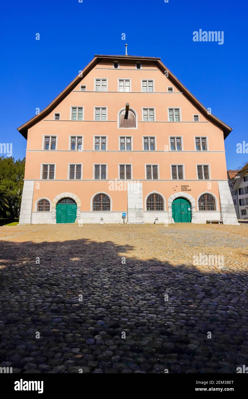 Il Museo del Vecchio Arsenale (Altes Zeughaus) di Solothurn è una delle più grandi mostre di armi e armamenti storicamente orientate in Svizzera. Foto Stock