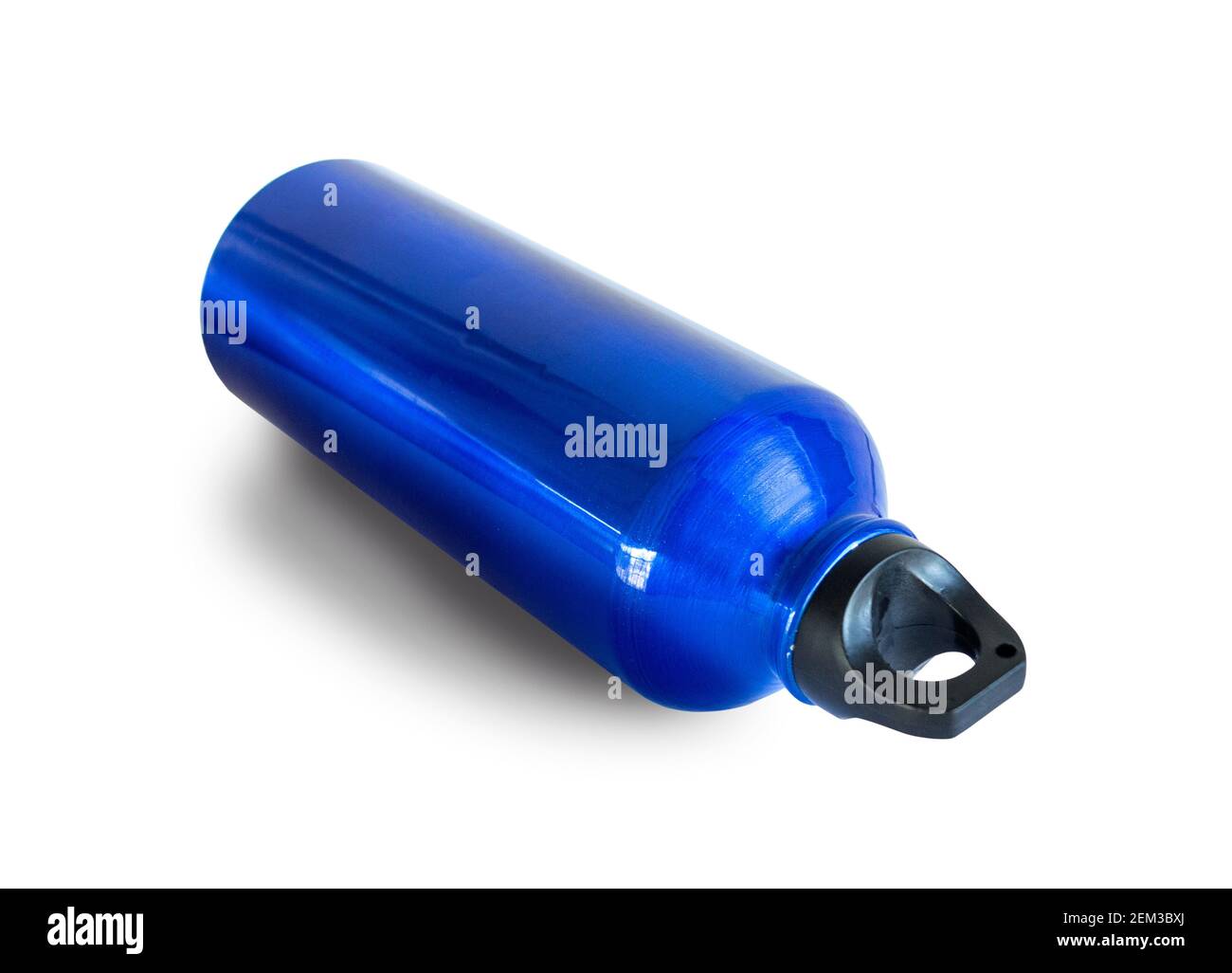 Contenitore per bottiglie d'acqua in alluminio blu, isolato su fondo bianco Foto Stock