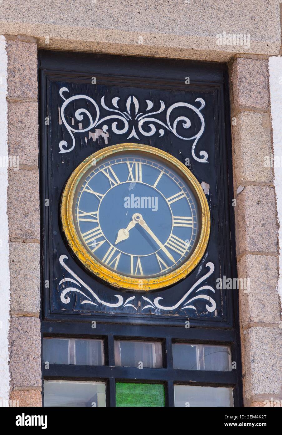 L'orologio sulla vecchia Roundhouse dove la spedizione è stata diretta prima che la torre di controllo è stata costruita ad Aberdeen, Scozia Foto Stock