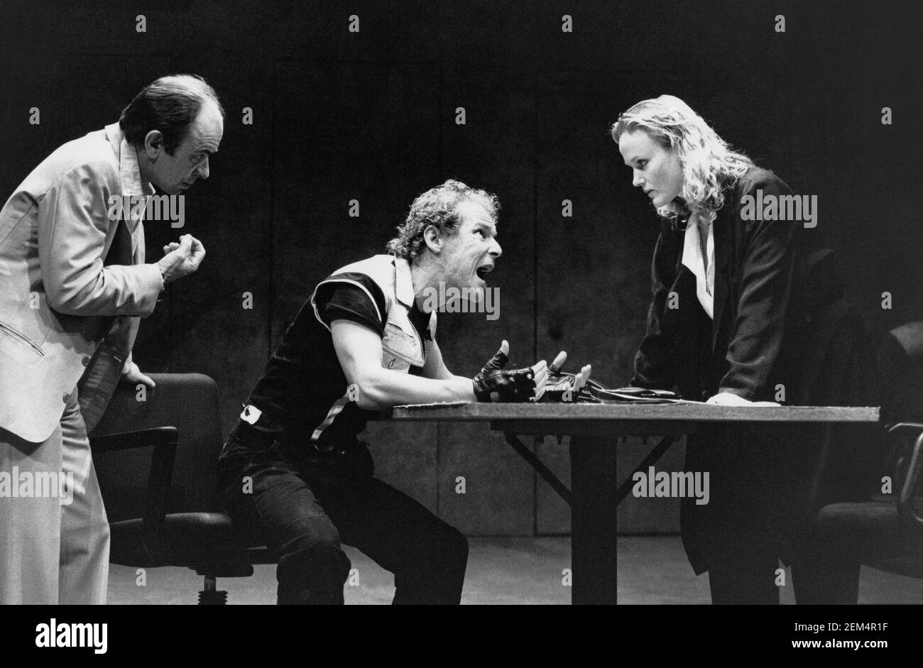 l-r: Robin Soans (Spencer), Christopher Fairbank (James), Miranda Richardson (Etta) in ETTA JENKS di Marlane Gomard Meyer al Royal Court Theatre, Londra SW1 05/11/1990 design: William Dudley illuminazione: Mark Henderson regista: Max Stafford-Clark Foto Stock